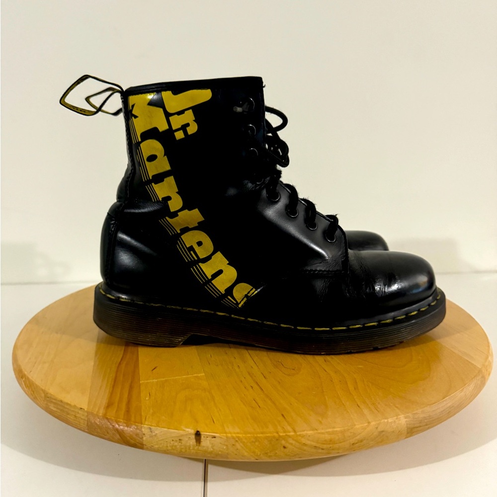 Dr. Martens Black 1B89
